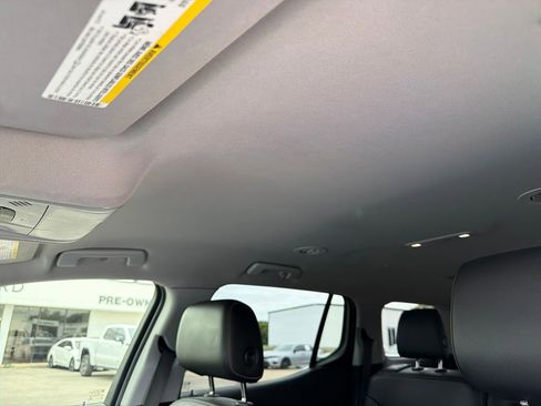 Used 2019 GMC Acadia SLT FWD image 17