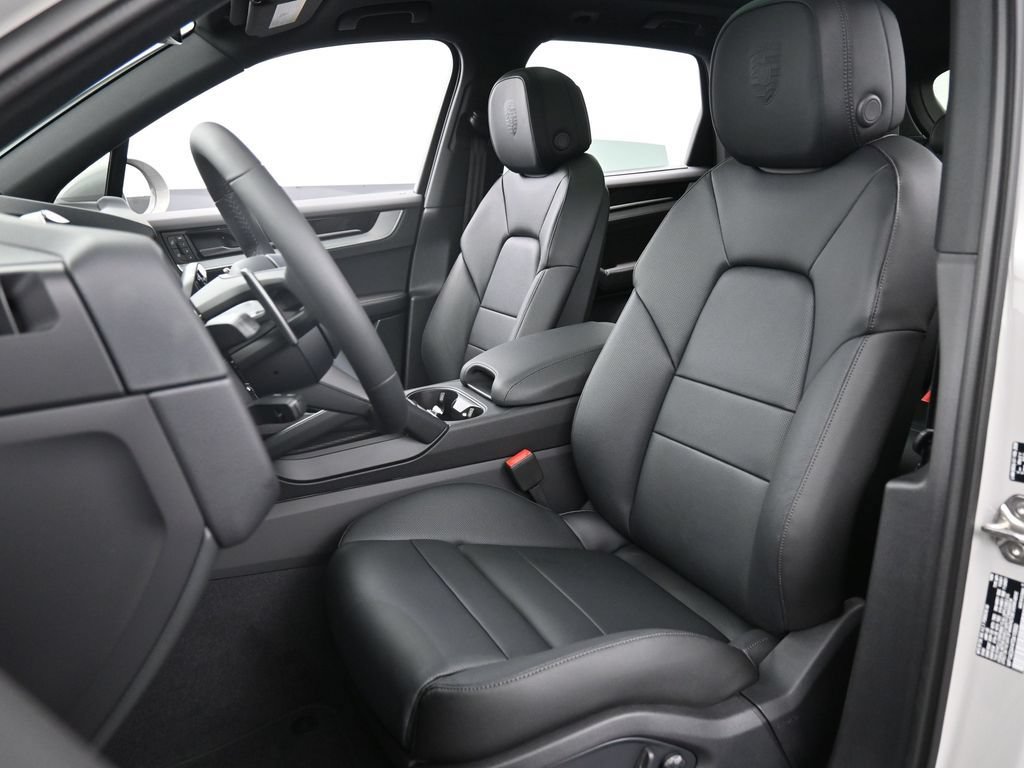Certified 2026 Porsche Cayenne E-Hybrid AWD/4WD image 5