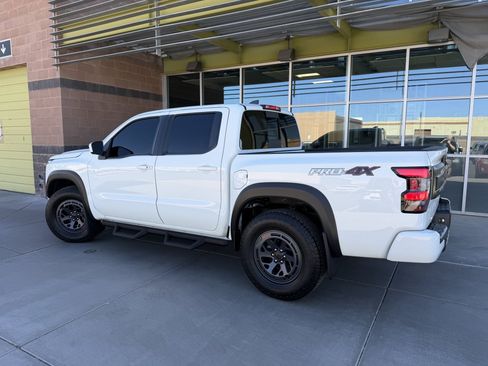 Used 2025 Nissan Frontier PRO-4X AWD/4WD image 5