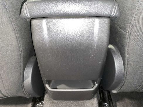 Used 2018 Ford Focus SE FWD image 25