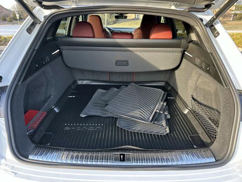 Used 2023 Audi e-tron S Premium Plus w/ Black Optic Package image 9