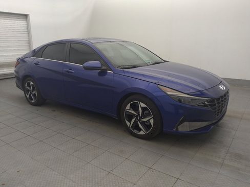 Used 2023 Hyundai Elantra Limited w/ Preferred Accessory Package FWD image 11