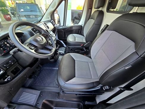 Used 2025 RAM ProMaster 2500 w/ Quick Order Package 22G SLT FWD image 9