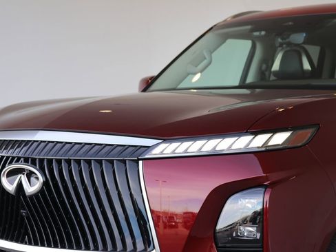 Certified 2025 INFINITI QX80 Sensory image 11