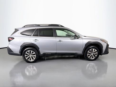 Used 2023 Subaru Outback Premium AWD/4WD image 11