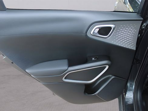 Used 2024 Kia Soul LX w/ Option Group 015 image 30