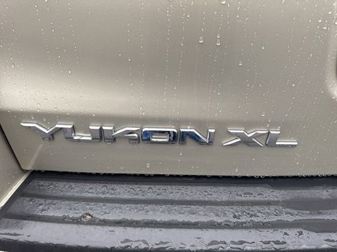 Used 2016 GMC Yukon XL SLT w/ Open Road Package image 16