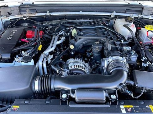 Used 2024 Jeep Gladiator Rubicon w/ Convenience Group image 9