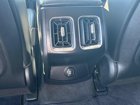 Used 2025 Kia Sorento EX AWD/4WD image 19
