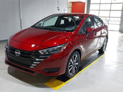 Used 2025 Nissan Versa SV w/ Trunk Package FWD image 18