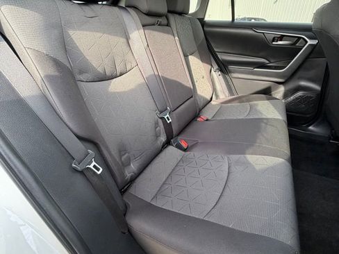 Used 2022 Toyota RAV4 XLE image 18