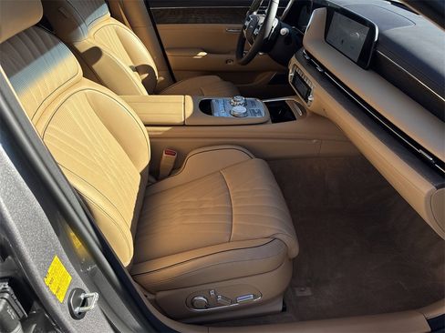 Used 2025 Genesis G90 3.5T image 13