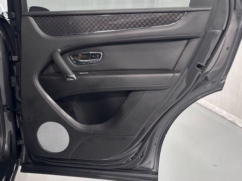 Used 2020 Bentley Bentayga AWD/4WD image 31