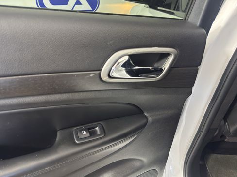 Used 2018 Jeep Grand Cherokee Altitude image 31