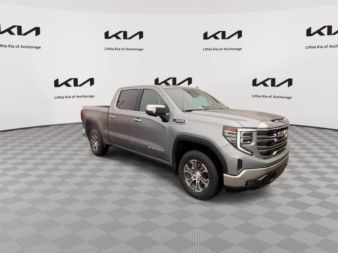 Used 2025 GMC Sierra 1500 SLT AWD/4WD image 2