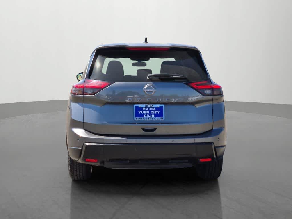 Used 2024 Nissan Rogue S FWD image 5