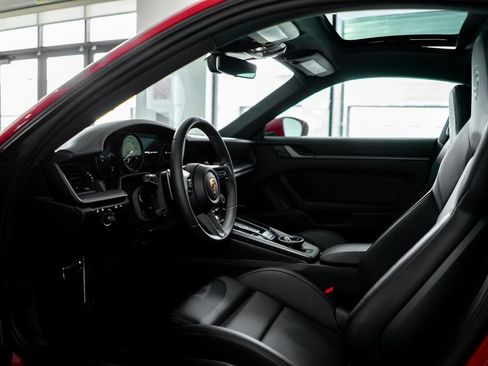 Certified 2024 Porsche 911 Carrera image 5