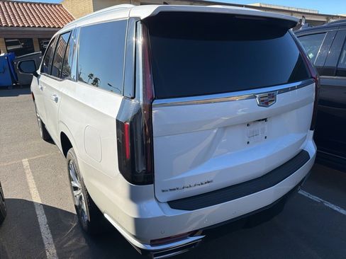 Used 2024 Cadillac Escalade Premium Luxury w/ Performance Package image 5