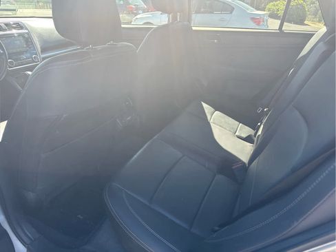 Used 2018 Subaru Outback 3.6R Limited image 10
