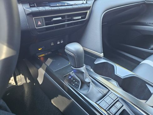 Used 2025 Toyota Camry SE image 27