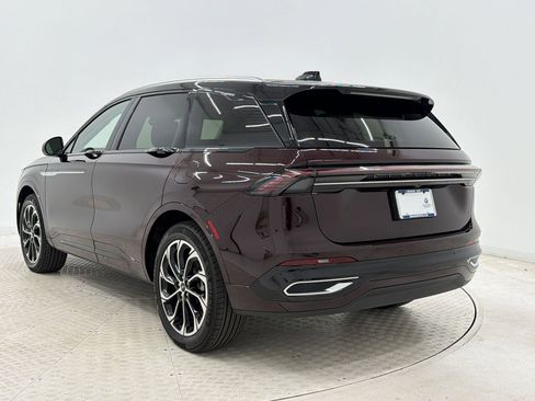 Used 2025 Lincoln Nautilus Reserve AWD/4WD image 3