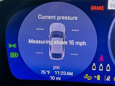 New 2025 Porsche Macan 4 Electric image 13