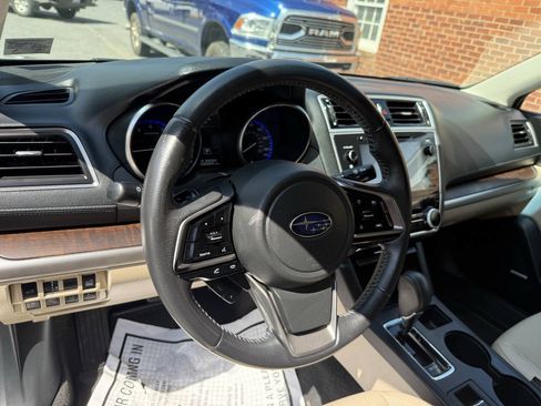 Used 2019 Subaru Outback 2.5i Limited AWD/4WD image 7