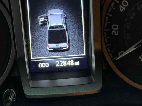 Used 2023 Toyota Tacoma TRD Off-Road image 19