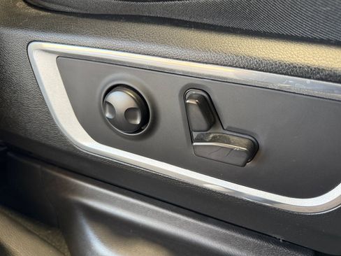 Used 2023 RAM 1500 Laramie AWD/4WD image 31