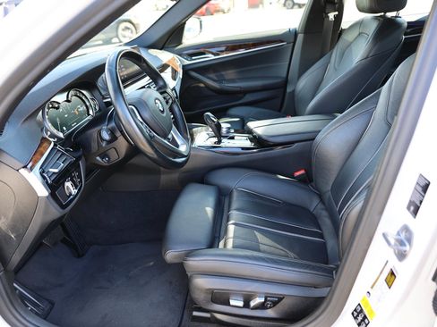 Used 2019 BMW 540i xDrive w/ Convenience Package image 17