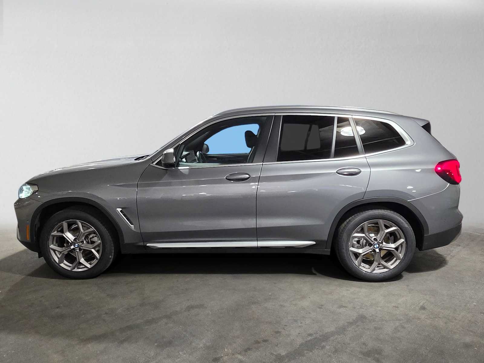 Used 2023 BMW X3 xDrive30i w/ Premium Package w/ZPA AWD/4WD image 6