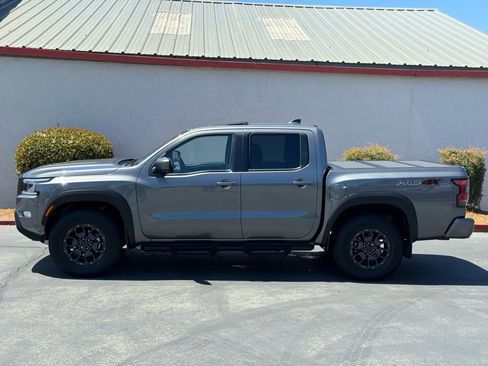 Used 2022 Nissan Frontier PRO-4X w/ Pro-4X Premium Package image 3