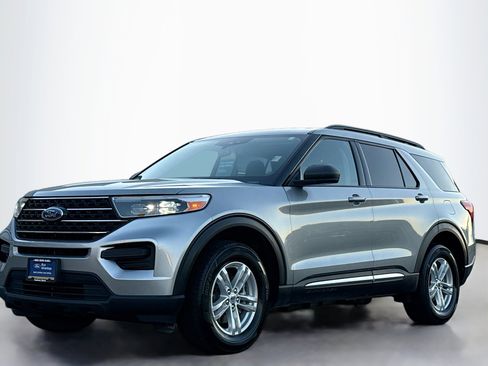 Certified 2023 Ford Explorer XLT w/ Class IV Trailer Tow Package image 13