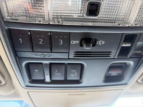 Used 2018 Toyota 4Runner Limited AWD/4WD image 52