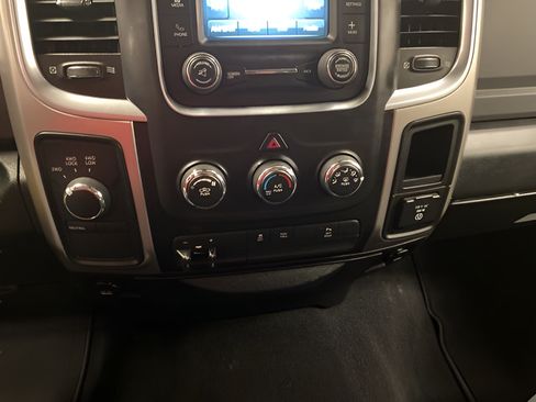 Used 2018 RAM 2500 SLT AWD/4WD image 12