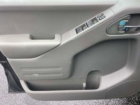 Used 2016 Nissan Frontier SV AWD/4WD image 15