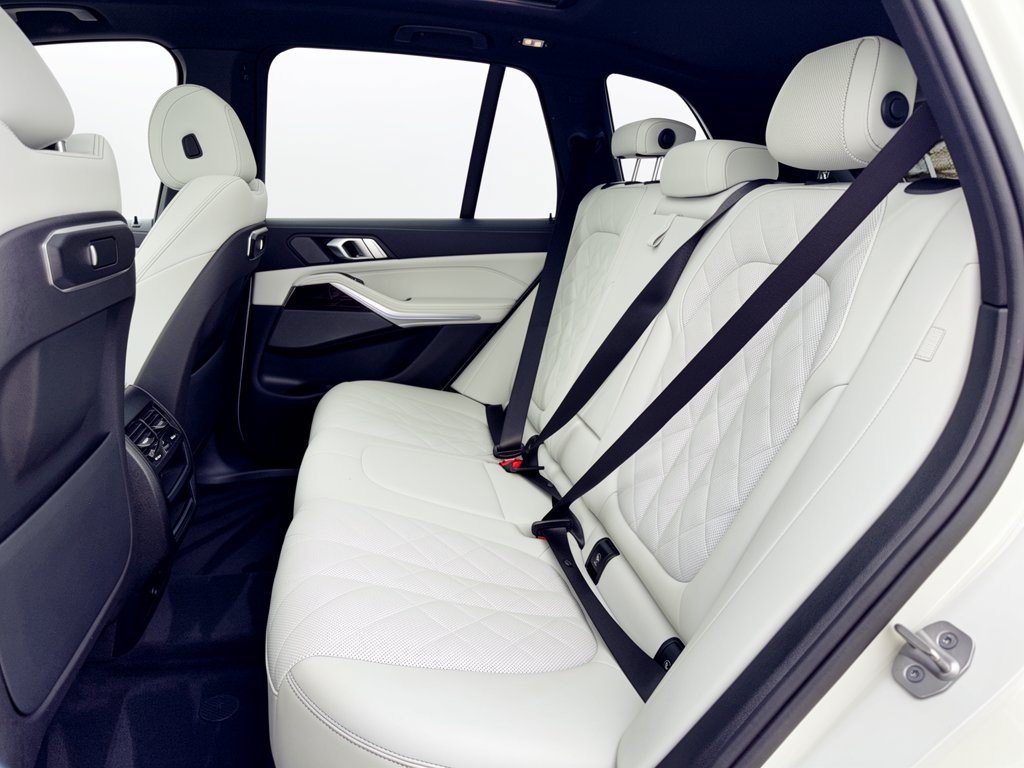 Certified 2024 BMW X5 sDrive40i w/ Premium Package RWD image 25