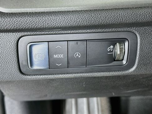Used 2024 Chevrolet Traverse LT FWD image 17