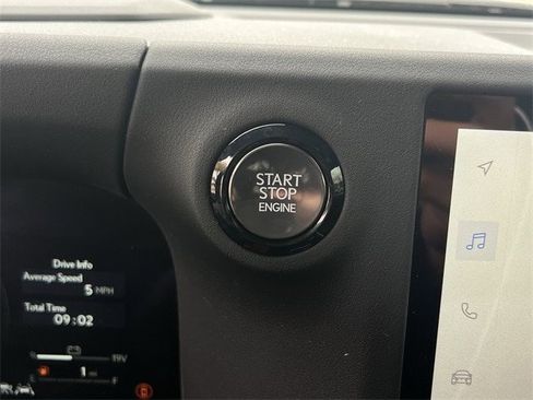 Used 2024 Lexus GX 550 image 23