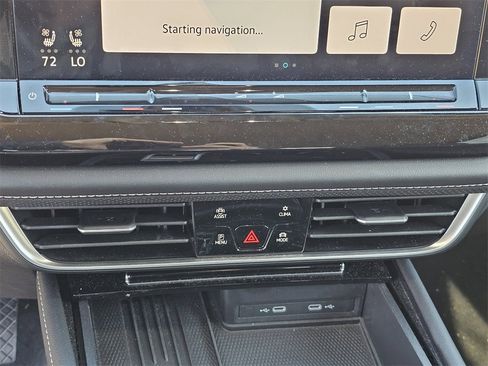 Used 2025 Volkswagen Atlas SE image 20