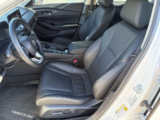 Used 2023 Honda Accord Touring image 11