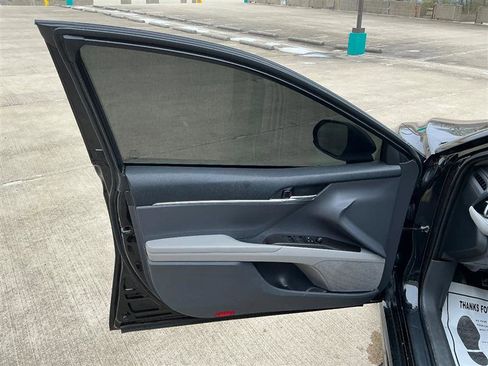 Used 2021 Toyota Camry SE FWD image 23