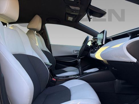 Used 2022 Toyota Corolla XSE image 8