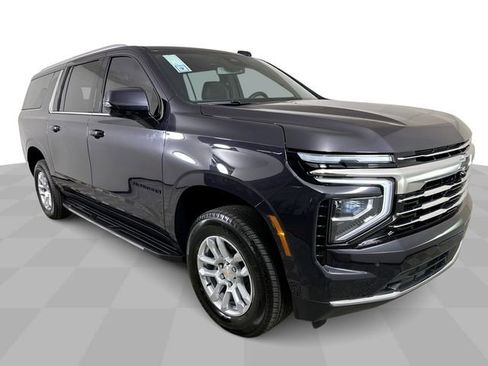 New 2026 Chevrolet Suburban LT w/ Comfort Package AWD/4WD image 2