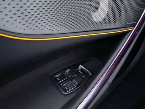 New 2025 McLaren Artura image 28