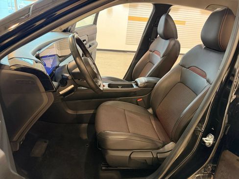 Used 2026 Nissan Kicks SR FWD image 25