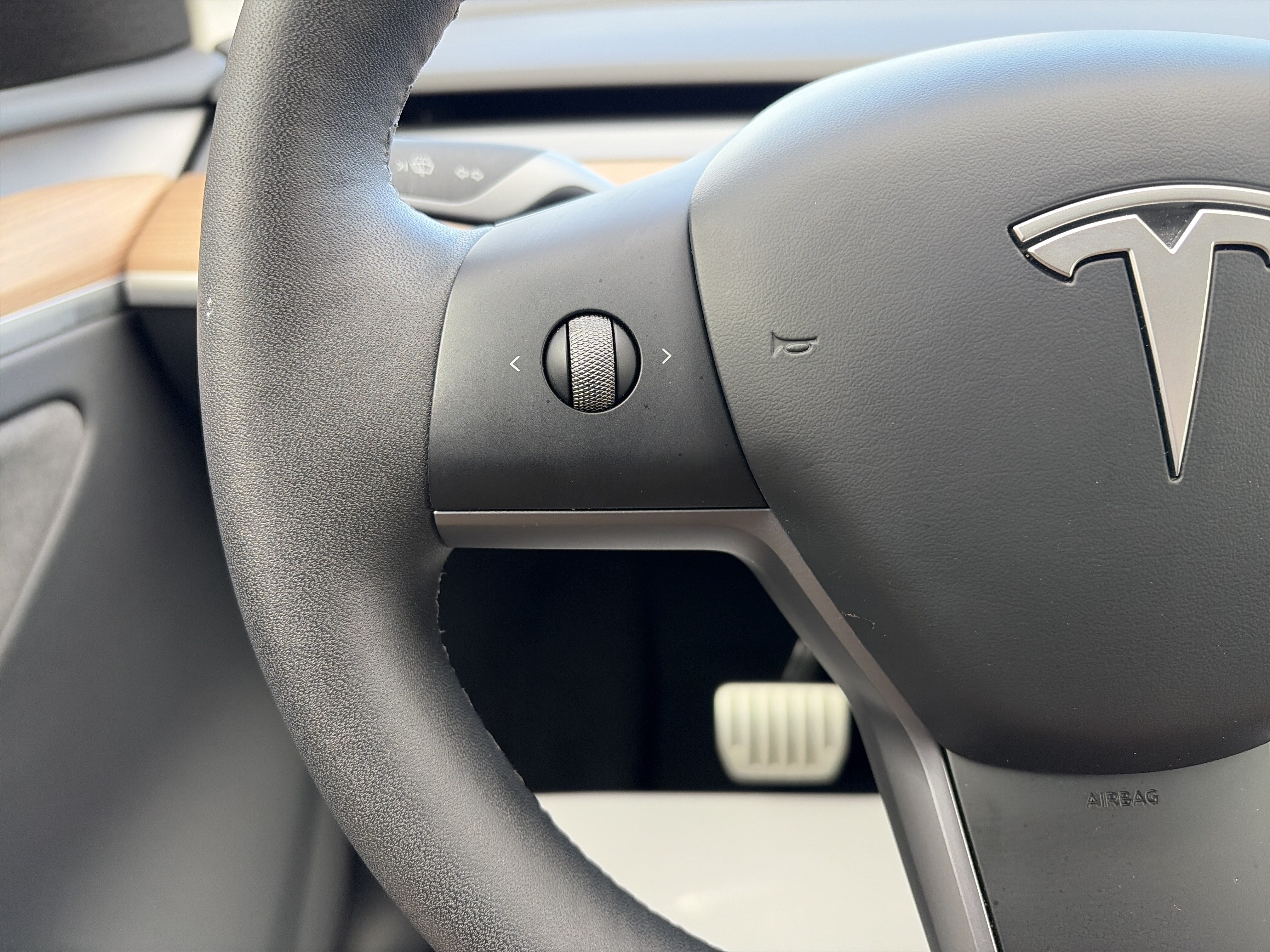 Used 2025 Tesla Model Y Performance AWD/4WD image 18