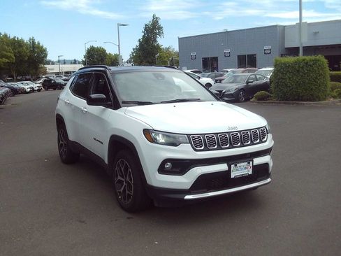 Used 2025 Jeep Compass Limited AWD/4WD image 7
