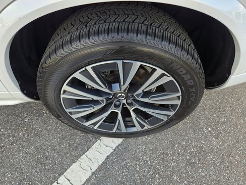 Used 2020 Volvo XC90 T5 Momentum w/ Protection Package Premier image 14