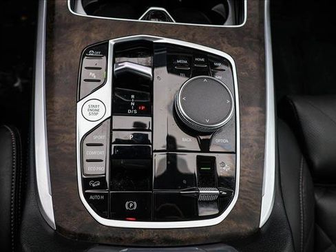 Used 2025 BMW X7 xDrive40i image 21